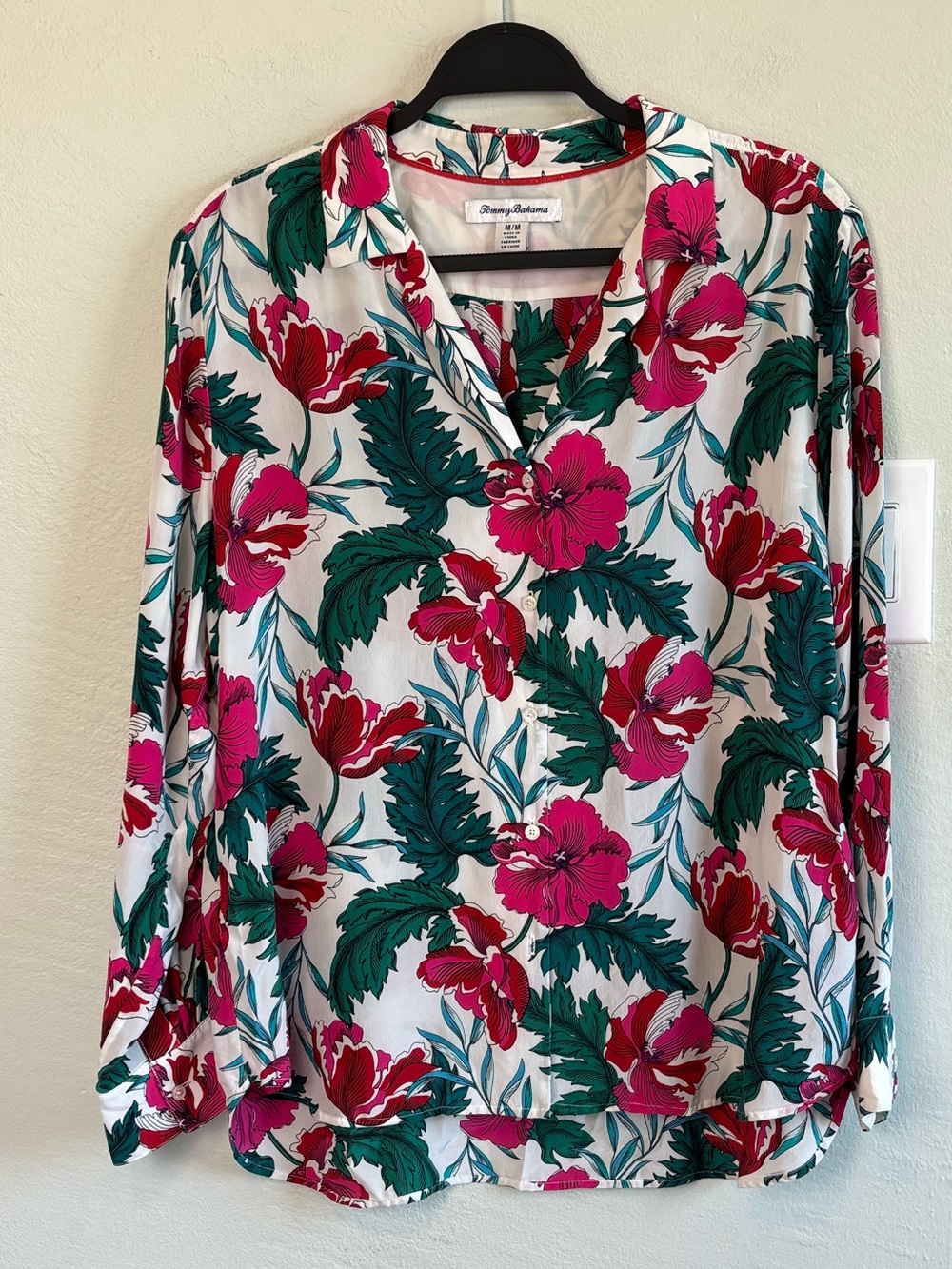 Bundle 2/$30! 100% Silk Blouse Tommy Bahama Tropical M
